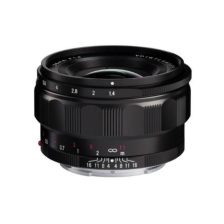 Voigtländer-Nokton-35mm-F1.4-Sony-E-fekete-objektiv