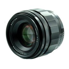Voigtländer-Nokton-40mm/F1,2-ASPH-Sony-E-fekete-objektiv