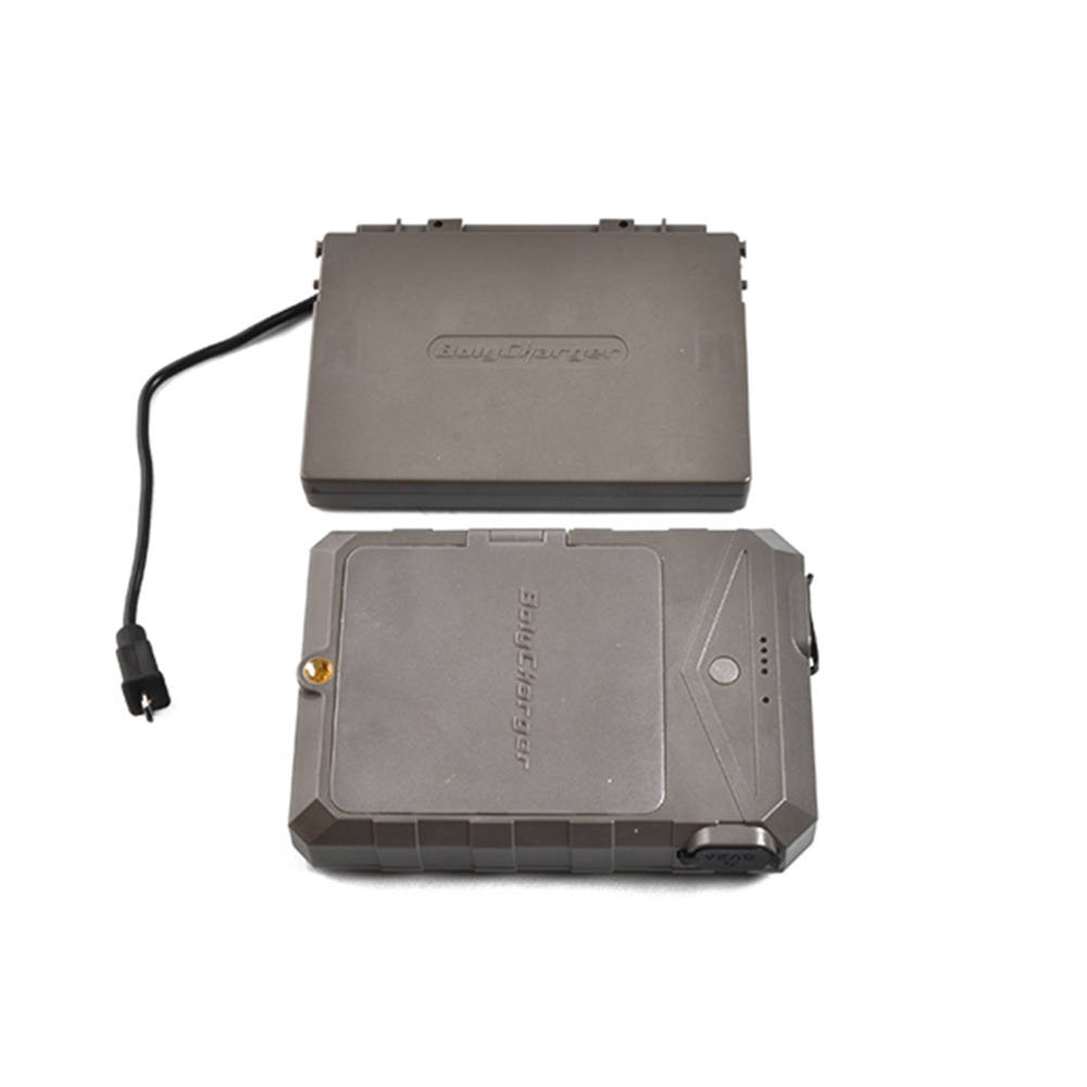 Boly Guard BC-02 napelemes töltő 4 x 18650 2200mAh akku szett